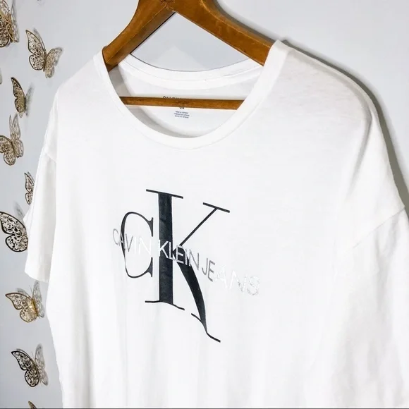 🦋🌙 CALVIN KLEIN | Classic White Long Crop Top - Picture 6 of 9